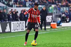 pg电子官网入口-克服小腿伤病！跟队记者：埃默森周五时隔100天再次参加米兰合练