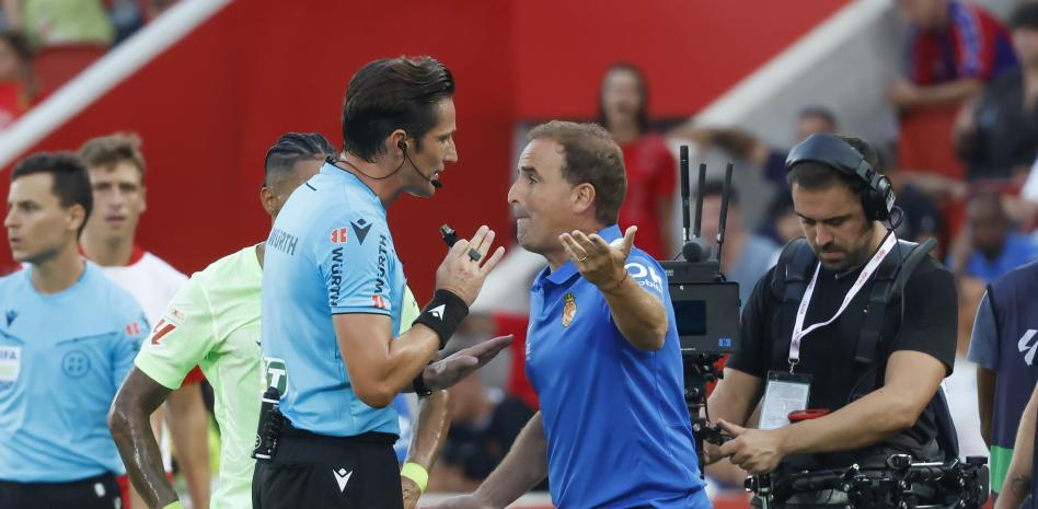 pg电子官网入口-世体专家：巴萨第2个进球没问题，对手躺在草皮上装作受伤