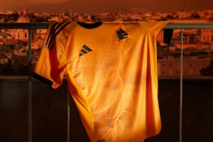 免费pg电子试玩游戏-神似狼队?罗马发布新赛季客场球衣:为与罗马同在的人量身打造