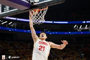 定海神针!胡金秋三节战罢9投7中 砍下15分11篮板1盖帽0失误