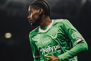 官方:圣埃蒂安执行选择买断条款,签下桑德兰中场埃克瓦