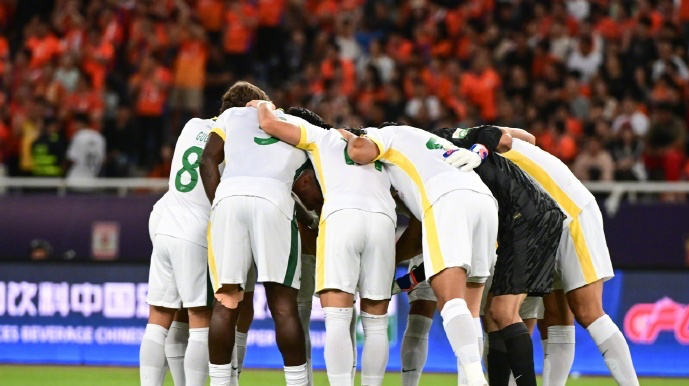 pg电子游戏免费-0-6后国安众将与球迷起冲突，队长+张玉宁怒怼：我们怎么不想踢好