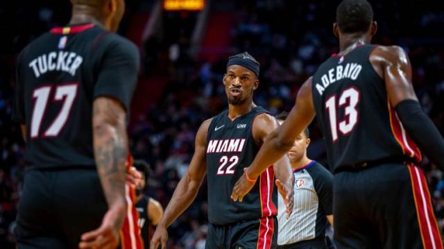 1645000107788069150.jpg MIA_HEAT_RAPTORS_DAV12.jpg